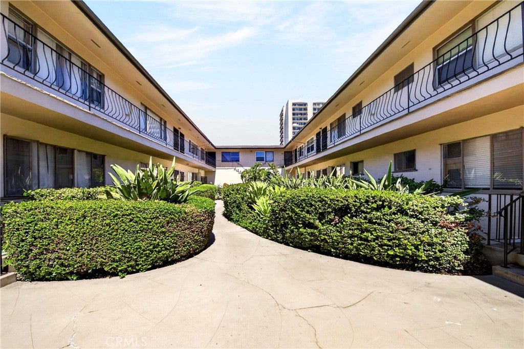 Photo of 728 Cedar AVE, Long Beach, CA 90813 (MLS # SB26140329)
