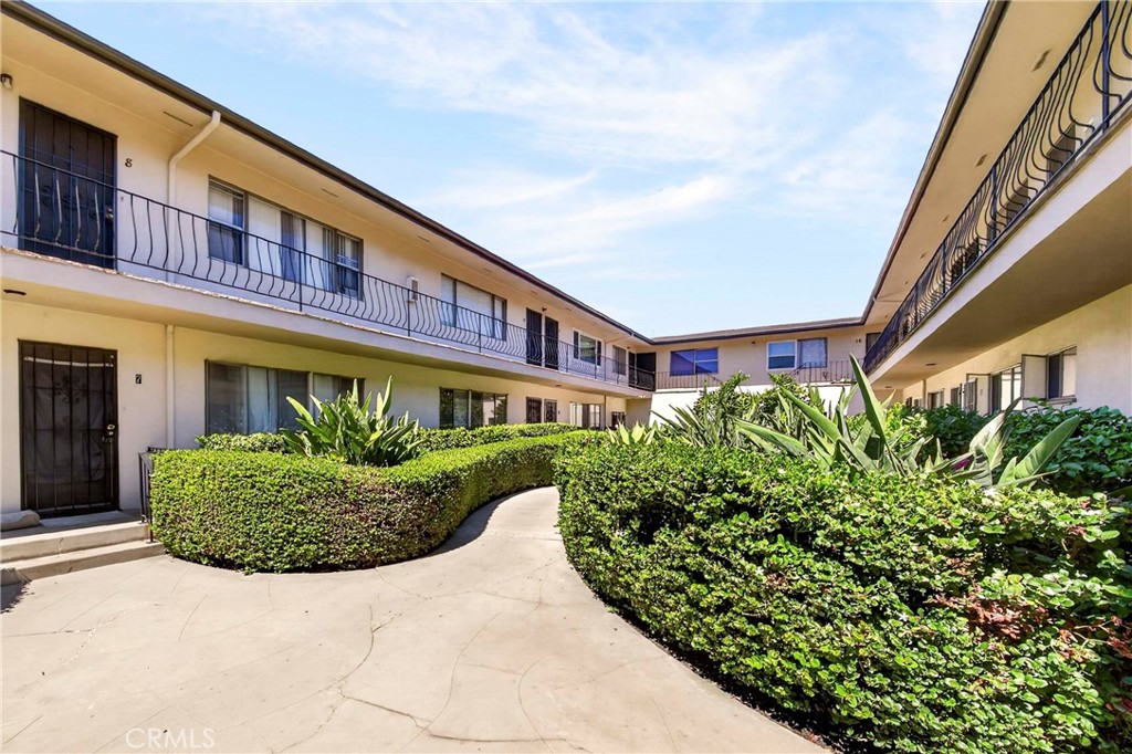 728 Cedar