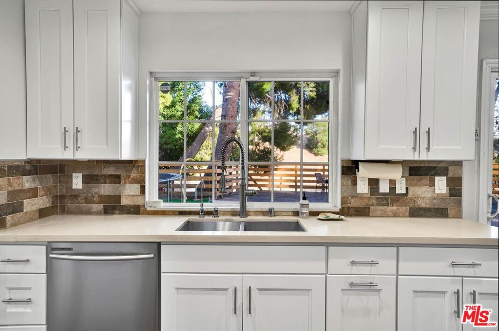 11158 Newcastle Avenue