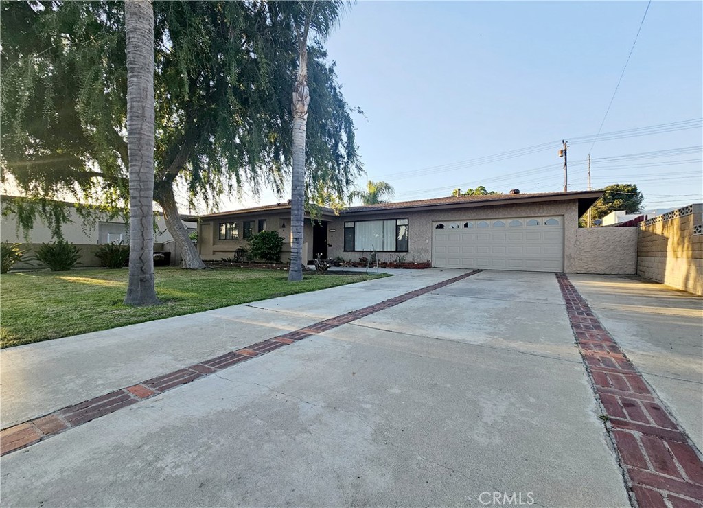 2137 Walnut Street