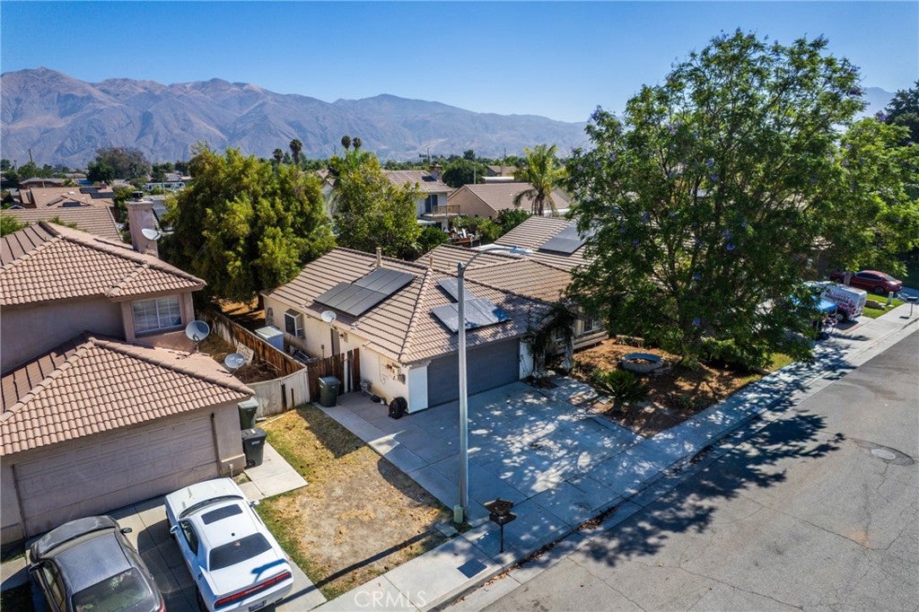 955 Peacock Dr