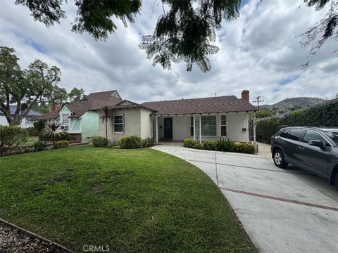 Photo of 2712 Canada Boulevard, Glendale, CA 91208 (MLS # GD26208689)