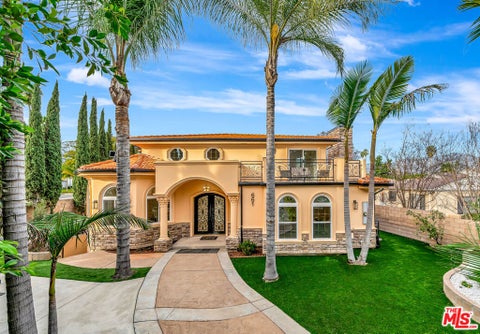 Photo of 661 W Lemon Avenue, Arcadia, CA 91007 (MLS # 26986361)