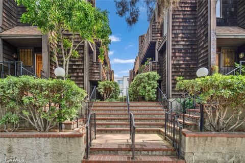 Photo of 332 N 5th street St, Burbank, CA 91501 (MLS # OC26077183)