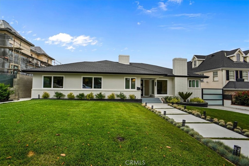 914 E Grinnell Drive
