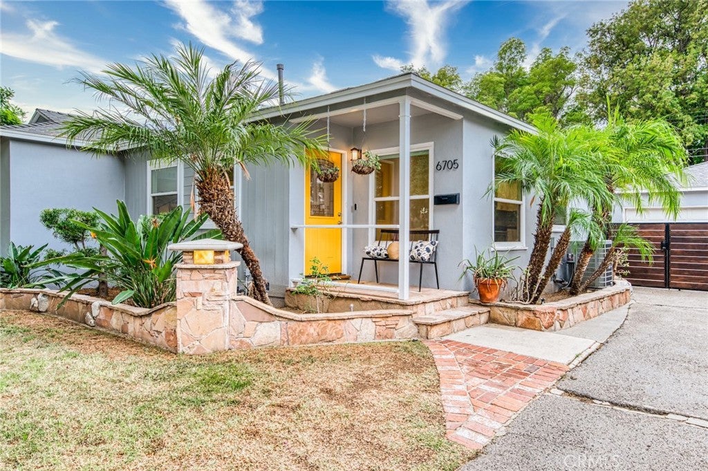 6705 Rubio Avenue, Lake Balboa CA 91406
