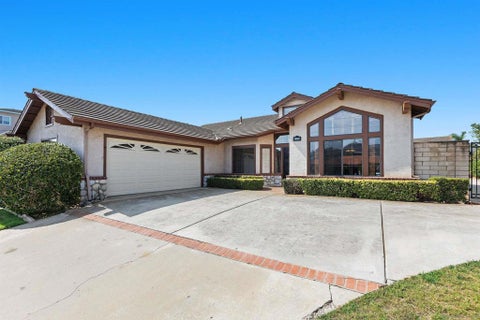 Photo of 1693 W Country Club LN, Escondido, CA 92026 (MLS # 260023548SD)