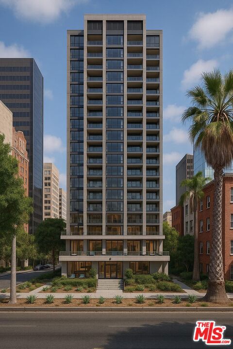 674 S Catalina Street