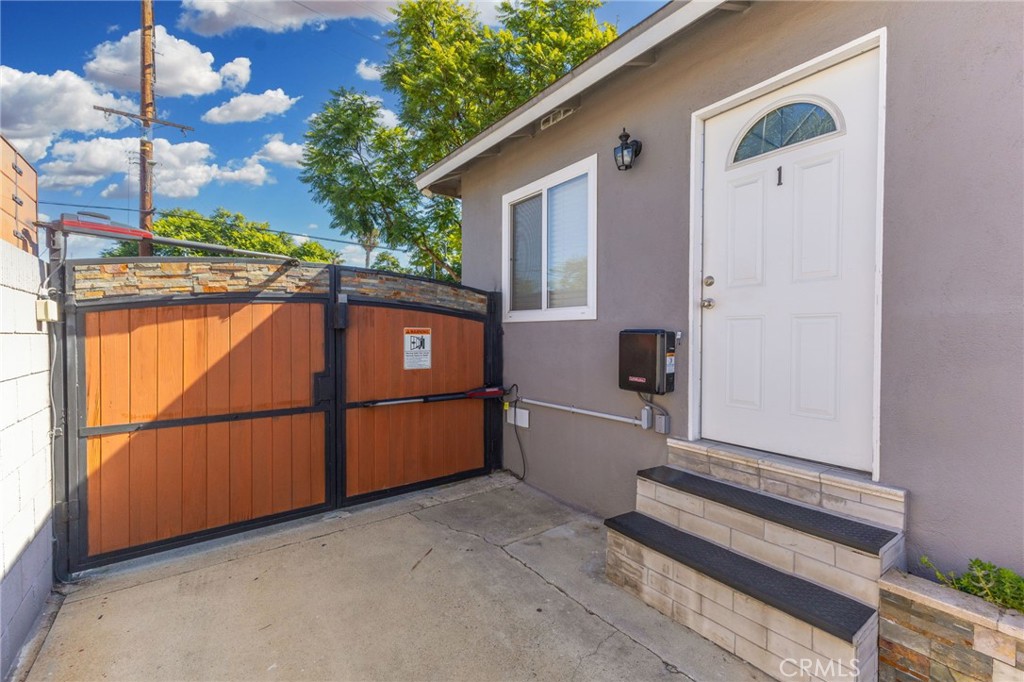 11521 Inglewood Avenue