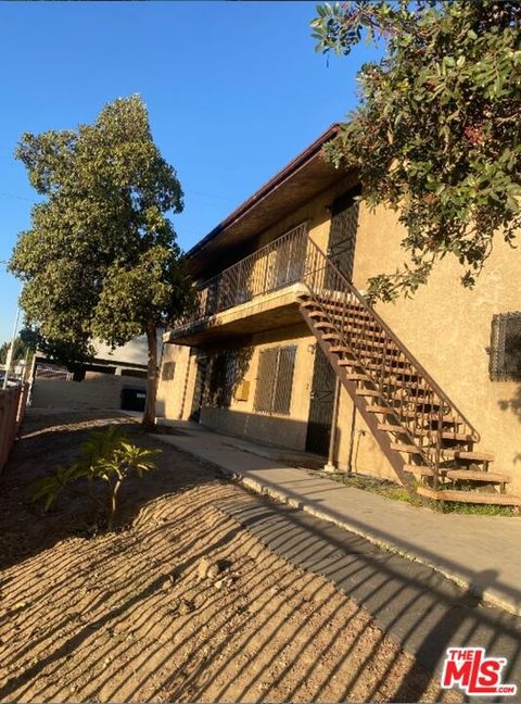 Photo of 2458 S Normandie Avenue #1, Los Angeles, CA 90007 (MLS # 25611293) Photo of 2458 S Normandie Avenue #1, Los Angeles, CA 90007 (MLS # 25611293)