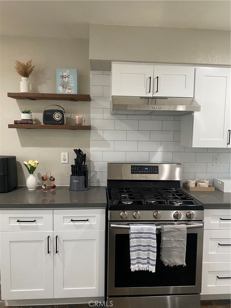 Welcome to this beautifully updated San Dimas home! Featuring new flooring, a remodeled kitchen and bathroom, and a freshly painted exterior. This move-in-ready property offers modern comfort and timeless charm. Located in a quiet, family-friendly neighborhood near highly rated schools, downtown San Dimas, and plenty of shopping and dining options within minutes.
You’ll love the ample parking space in the front — large enough for multiple cars or even a trailer — plus a spacious backyard that’s perfect for entertaining, gardening, or adding future upgrades.
Ideal for starting families or investors. This home combines convenience, value, and location in one perfect package. Don’t miss your chance to make it yours!