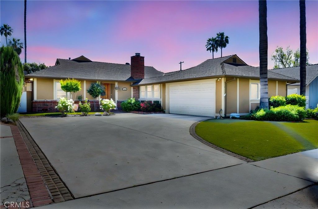 Photo of 13922 Cohasset Street, Van Nuys, CA 91405 (MLS # SR26065175)