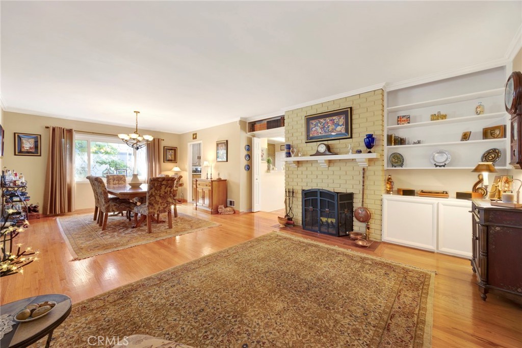 13922 Cohasset Street