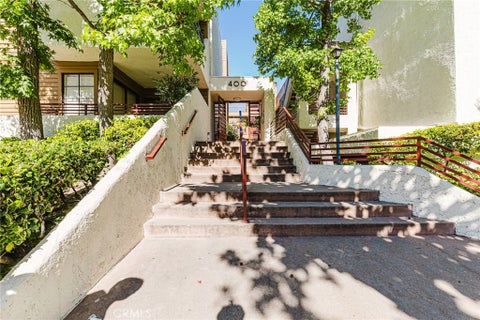 Photo of 400 N Louise St #303, Glendale, CA 91206 (MLS # GD26174636)