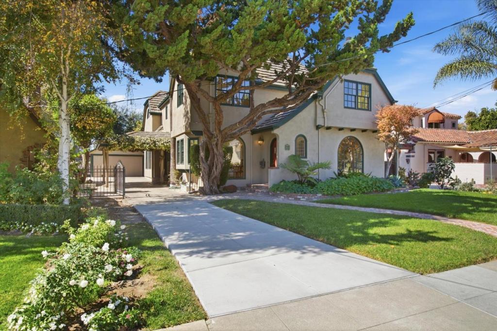 883 Riverside Drive