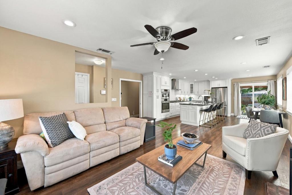 1582 Starlite Drive