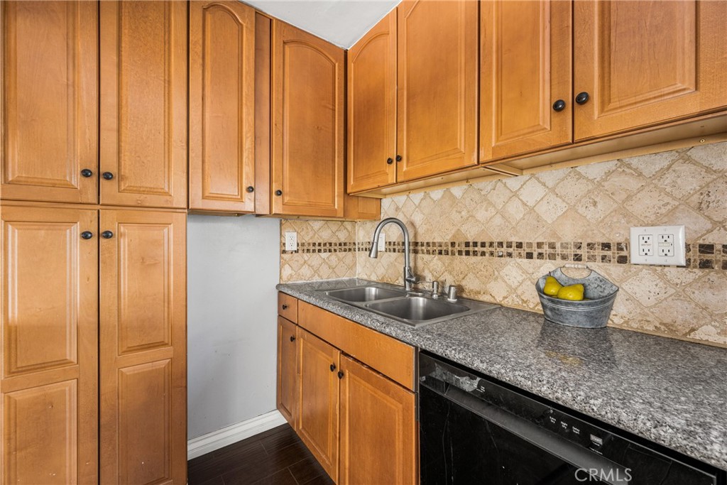 473 E 1st