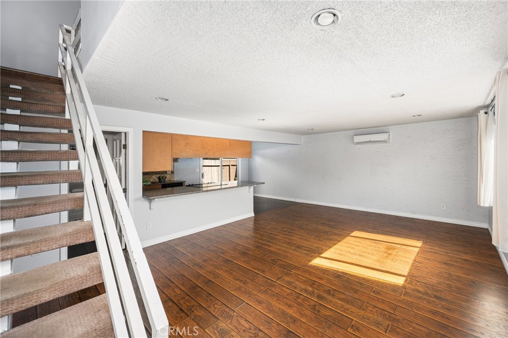 473 E 1st