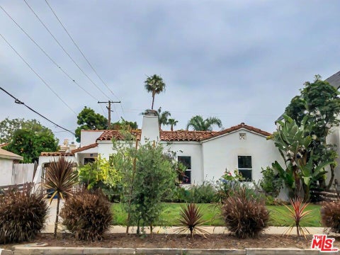 Photo of 2912 S Beverly Drive, Los Angeles, CA 90034 (MLS # 26102686)