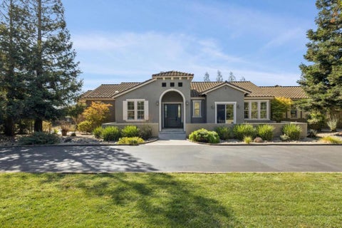 Photo of 740 California Avenue, San Martin, CA 95046 (MLS # ML82059425)