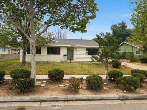 Photo of 5654 Tower Rd, Riverside, CA 92506 (MLS # IV26071785)