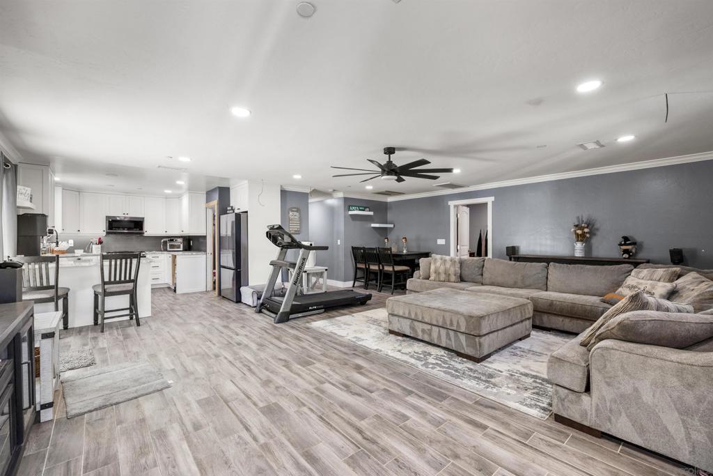 12709 Castle Court Dr