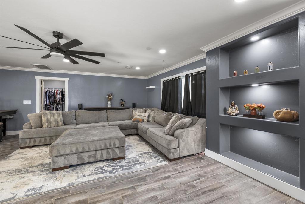 12709 Castle Court Dr