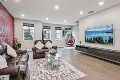 Photo of 3130 Aran Way, Dublin, CA 94568 (MLS # 41114356)