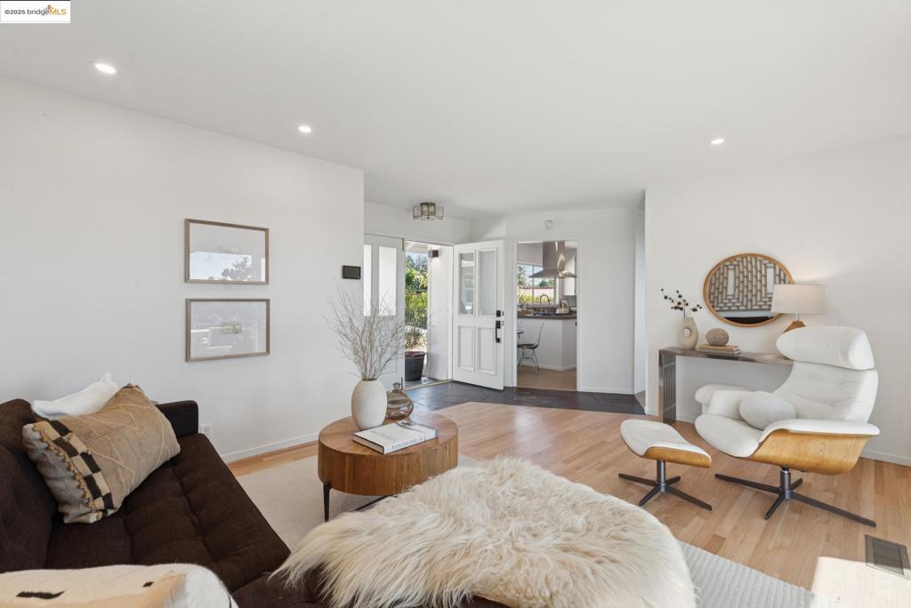 HILLCREST ESTATE - Residential