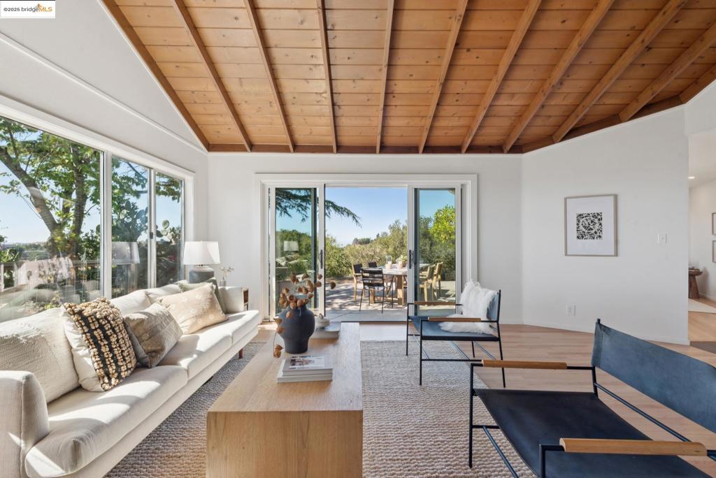HILLCREST ESTATE - Residential
