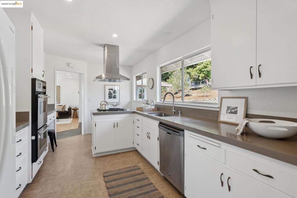 HILLCREST ESTATE - Residential