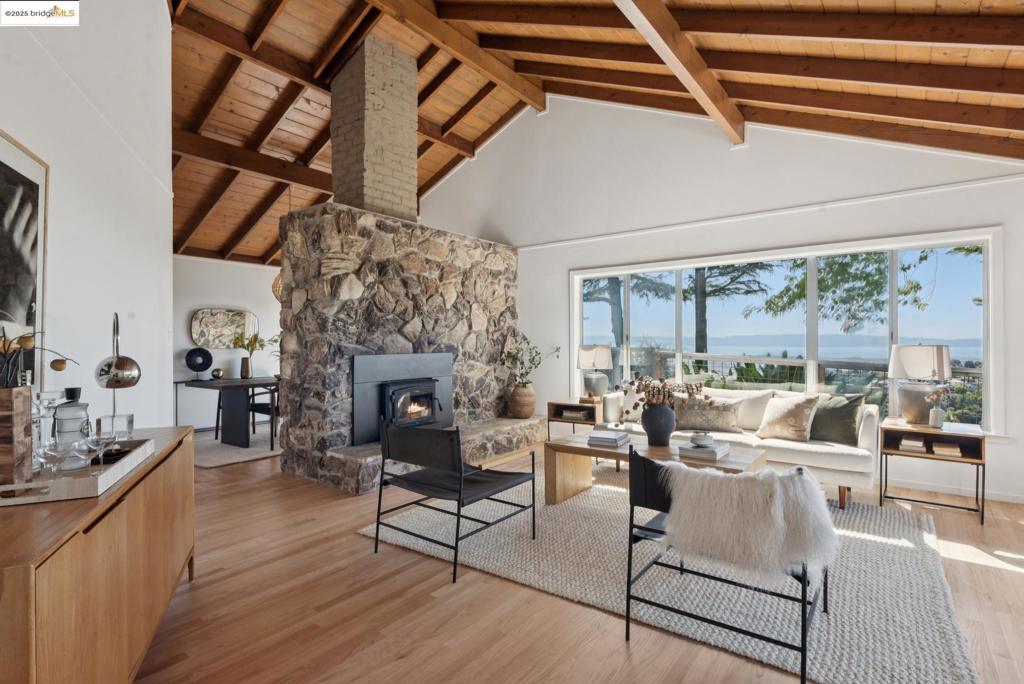 HILLCREST ESTATE - Residential