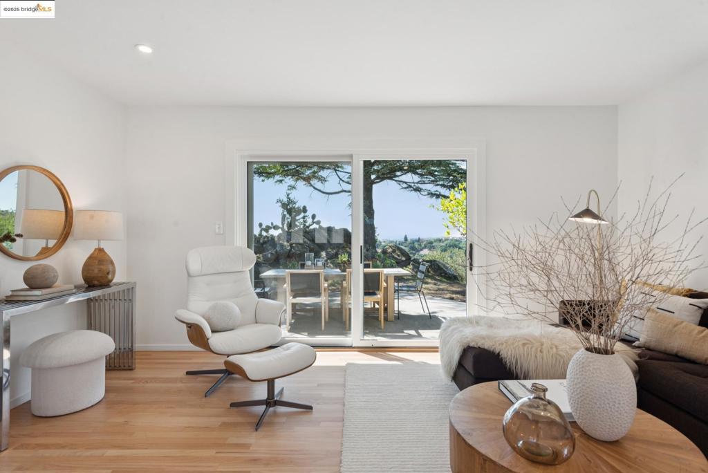 HILLCREST ESTATE - Residential