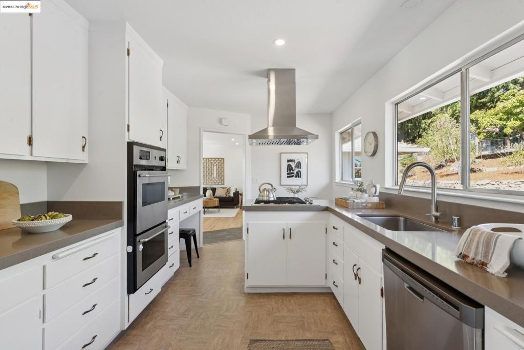 HILLCREST ESTATE - Residential