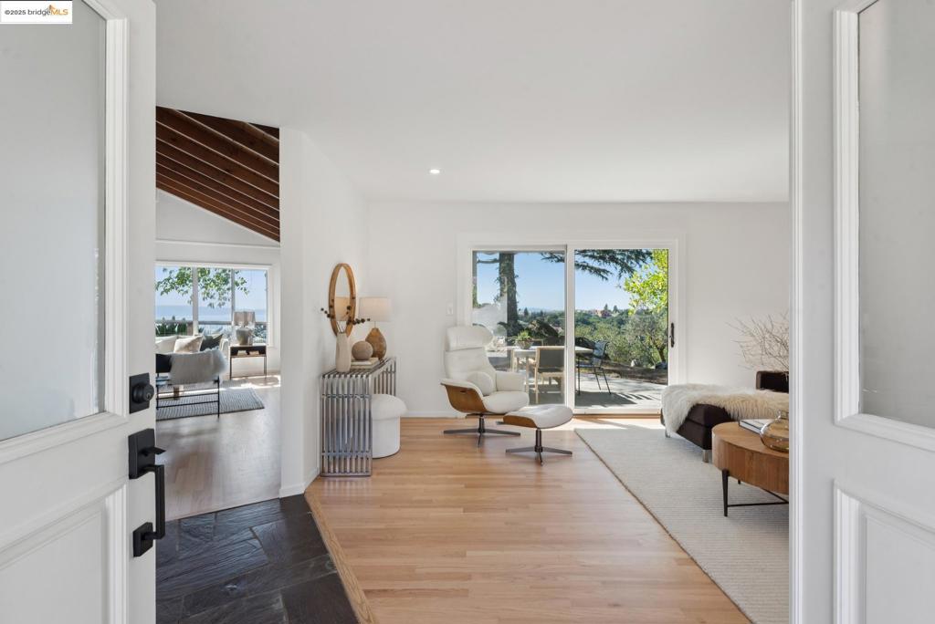 HILLCREST ESTATE - Residential