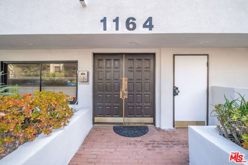 Photo of 1164 Wellesley Avenue #204, Los Angeles, CA 90049 (MLS # 26832005)