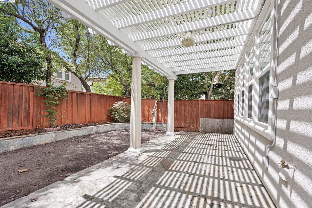 PHEASANT RIDGE - Residential