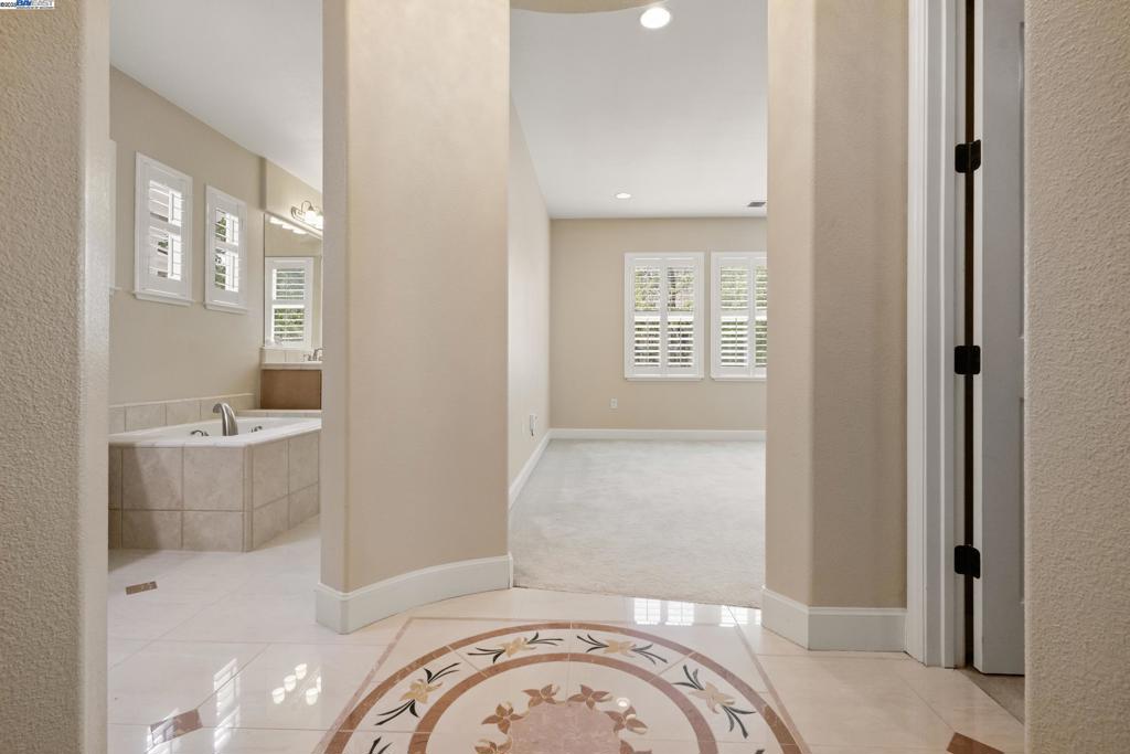 PHEASANT RIDGE - Residential