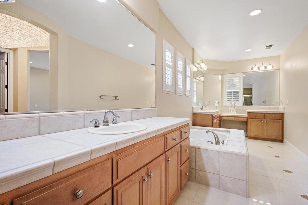 PHEASANT RIDGE - Residential