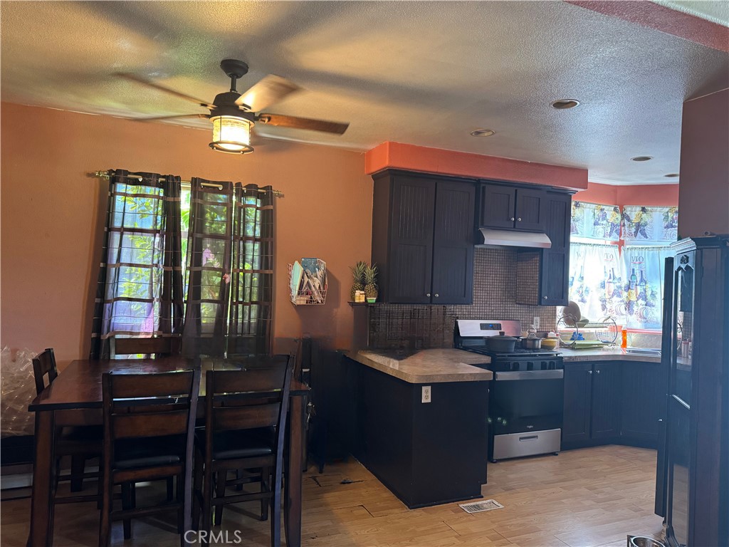 12301 San Fernando 202