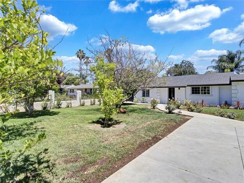 Photo of 17349 Saticoy ST, Northridge, CA 91325 (MLS # SR26132674)