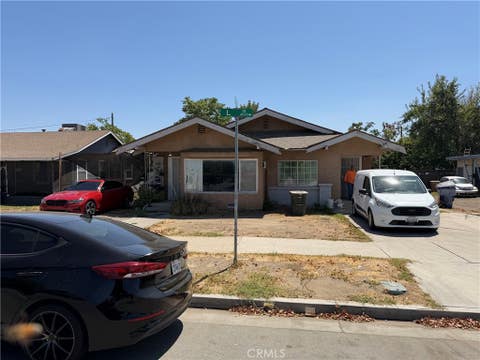Photo of 428 L Street, Bakersfield, CA 93304 (MLS # NS26171400)