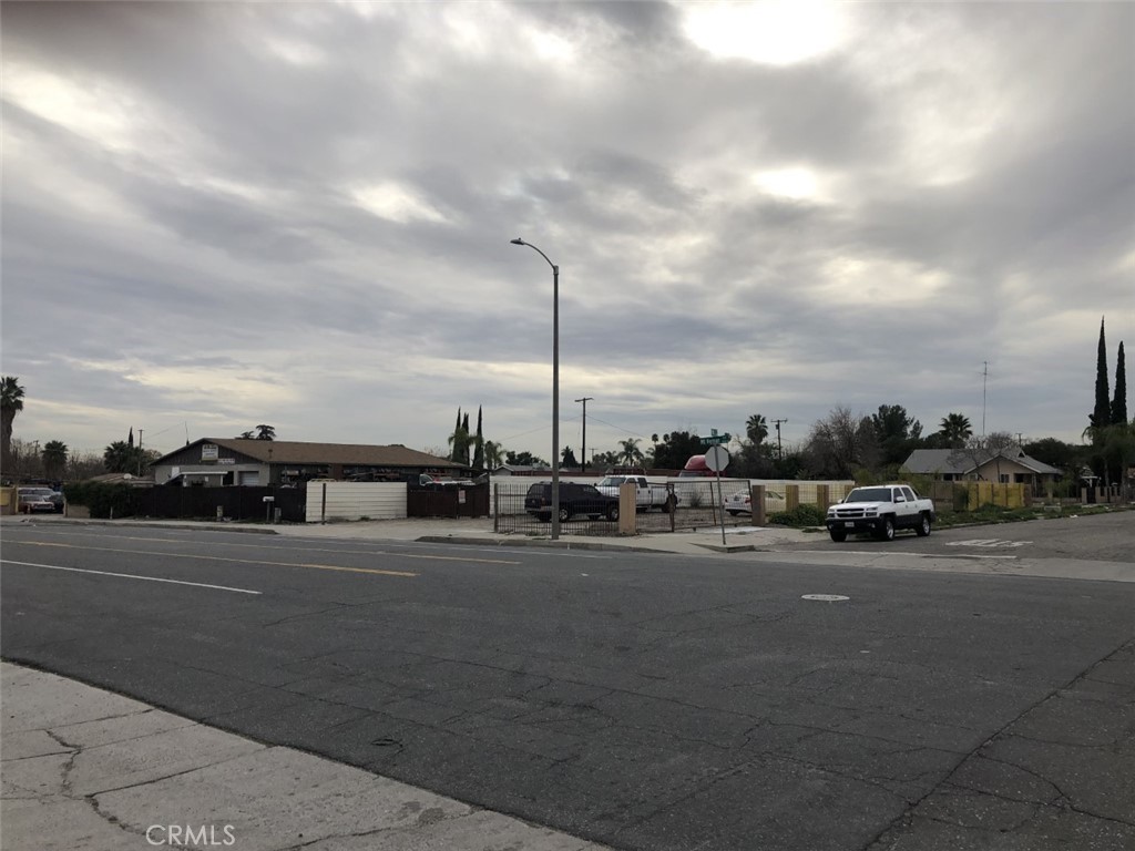 1098 N Mount Vernon