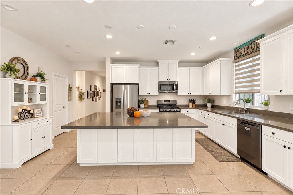 3527 Creekview Court