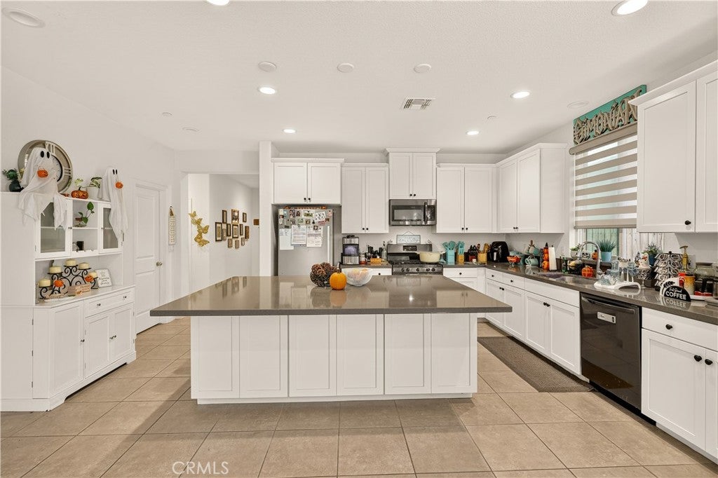 3527 Creekview Court