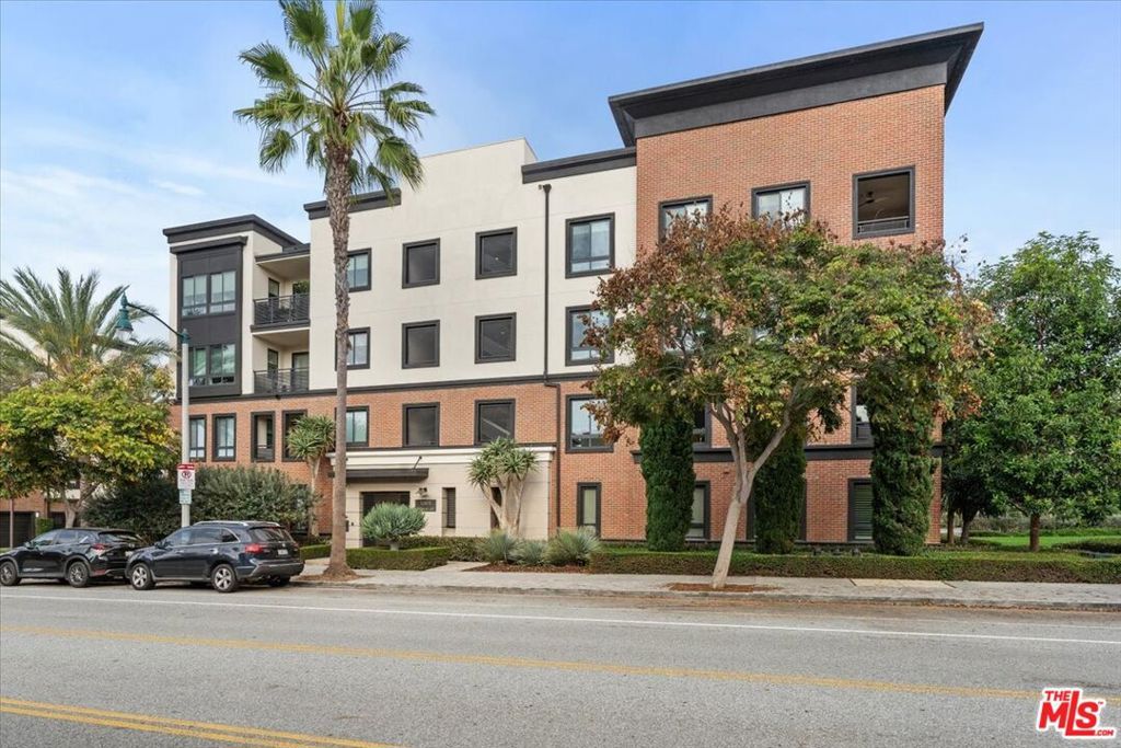 Photo of 12871 Runway Road #2, Playa Vista, CA 90094 (MLS # 25619329)