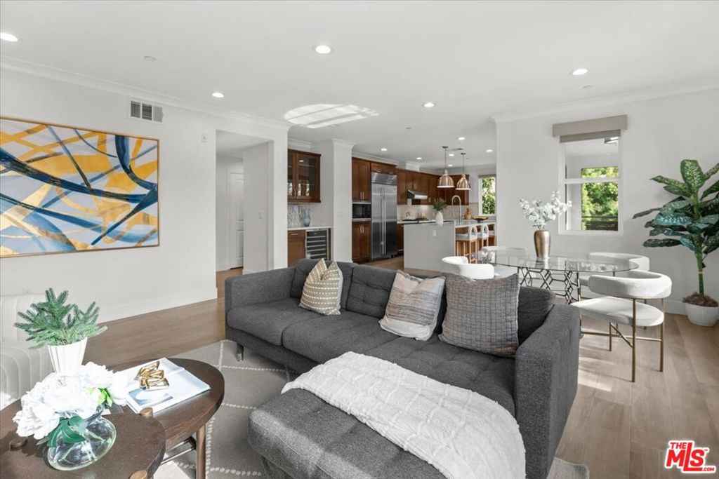 Properties 4 12871 Runway Road 2