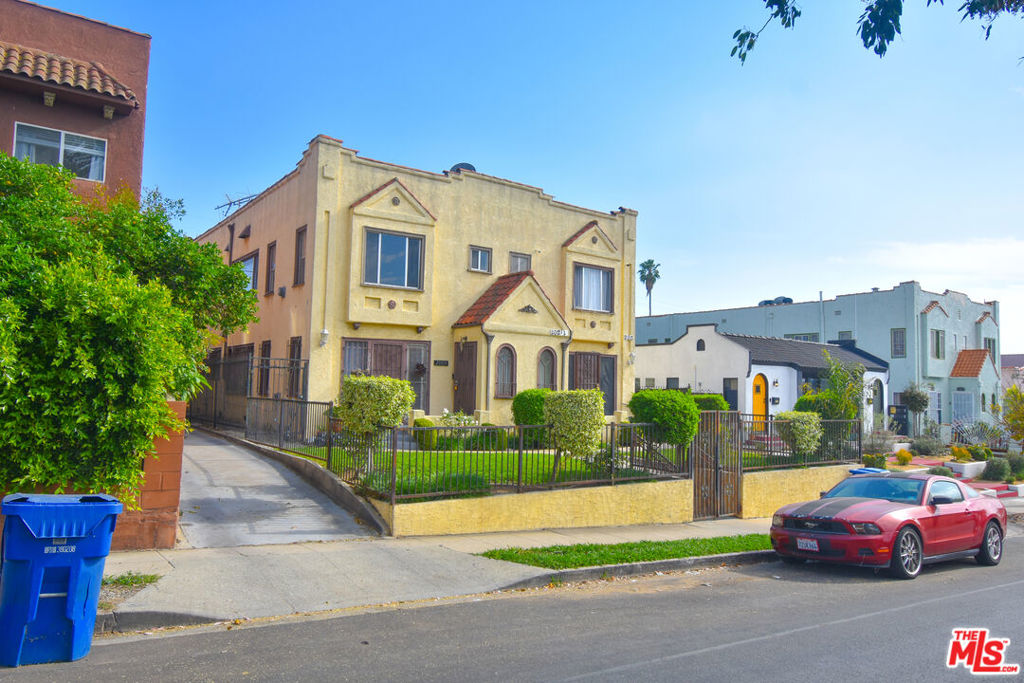 2010 S Harcourt Avenue