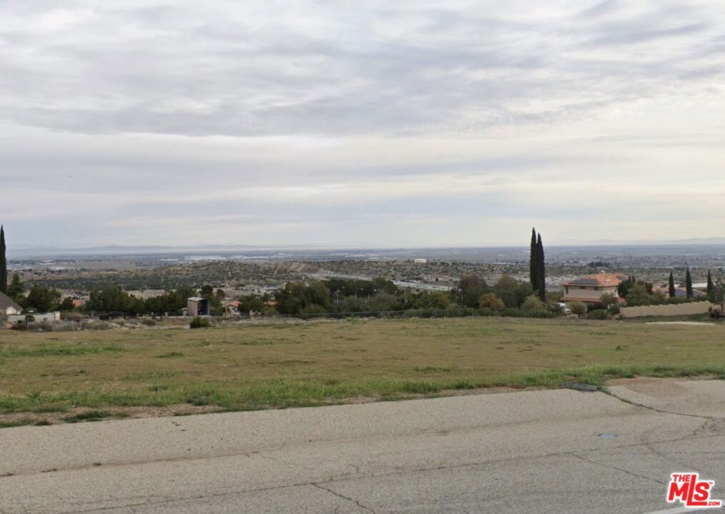 0 W Barrel Springs Rd
