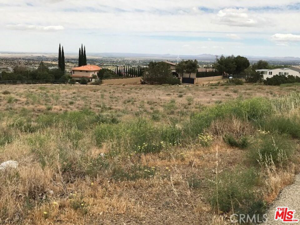 0 W Barrel Springs Rd
